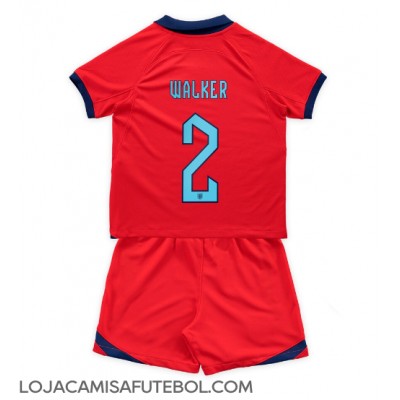 Camisa de Futebol Inglaterra Kyle Walker #2 Equipamento Secundário Infantil Mundo 2022 Manga Curta (+ Calças curtas)